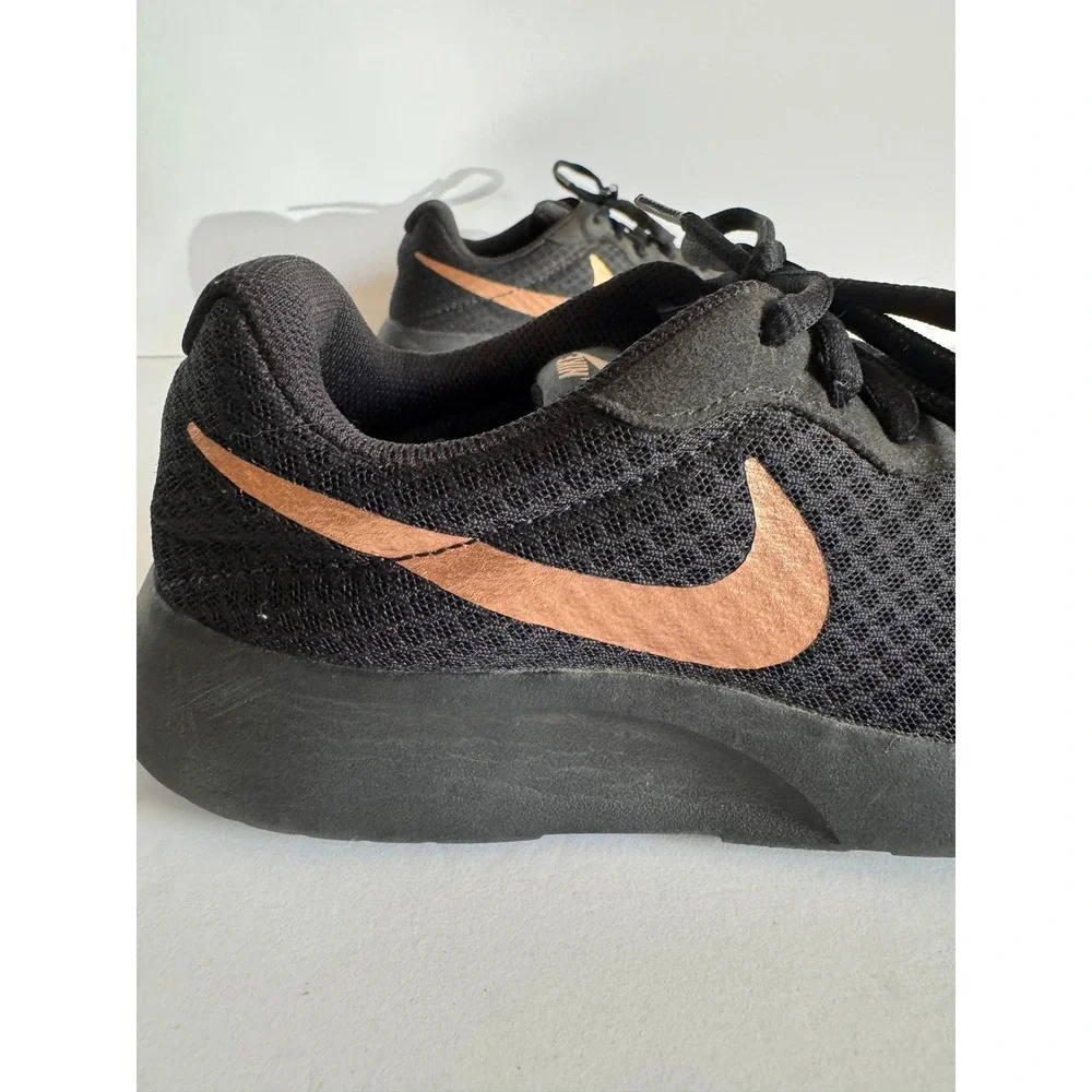 Nike Tanjun Black Rose Gold Copper Womens Running Shoes 812655-005 Size 7.5